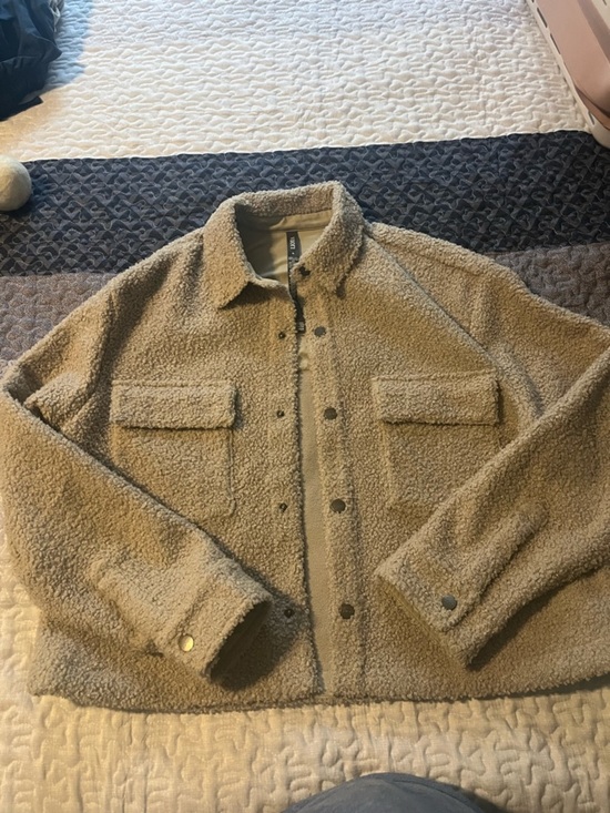 Vuori Jackets & Blazers - Women’s Beige Sherpa Jacket - Casual Button-Up Coat